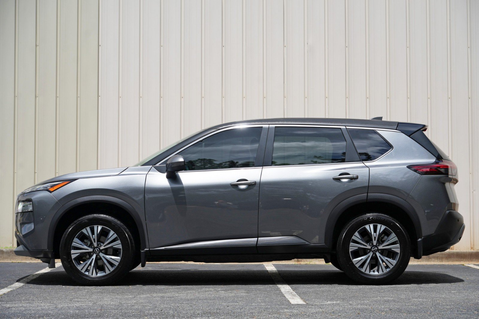 Used 2022 Nissan Rogue SV FWD image 8
