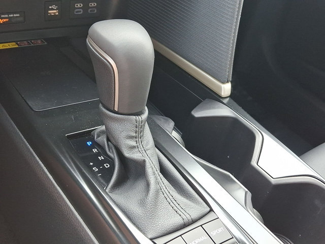 Used 2026 Toyota Camry SE w/ Convenience Package FWD image 13