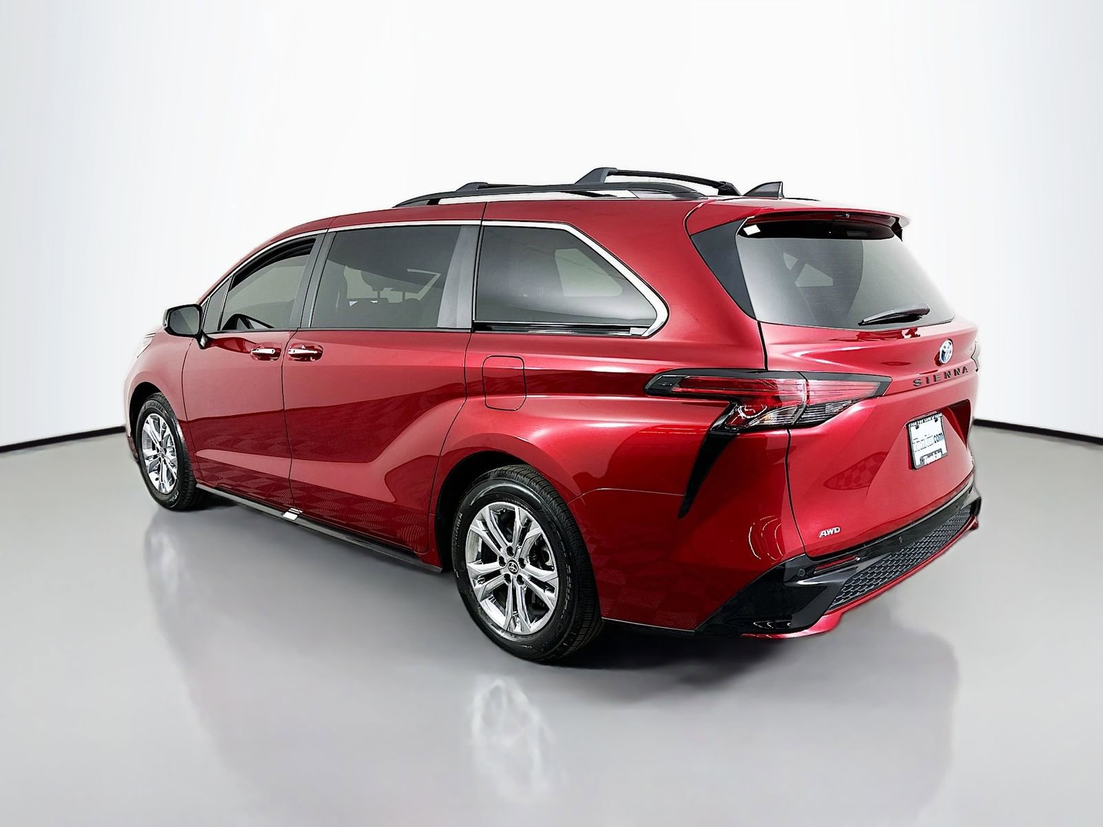 Certified 2023 Toyota Sienna XSE AWD/4WD image 5