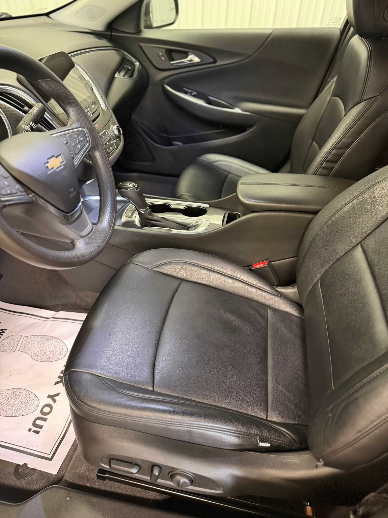 Used 2020 Chevrolet Malibu LT FWD image 18