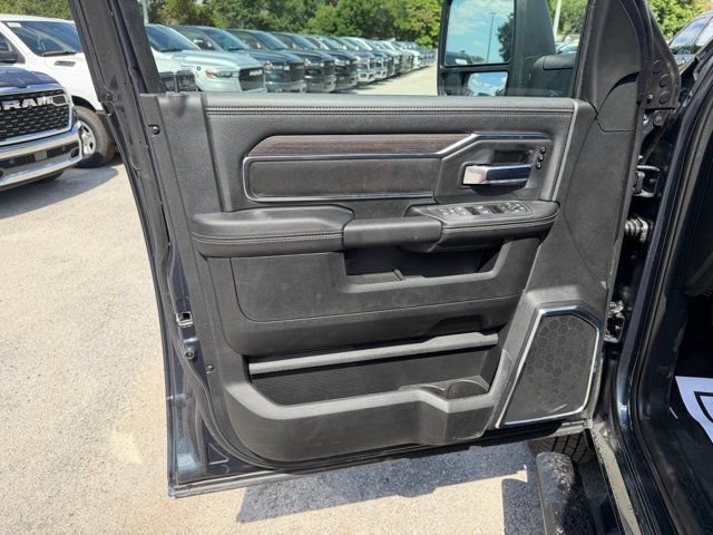New 2026 RAM 3500 Laramie w/ Night Edition AWD/4WD image 15