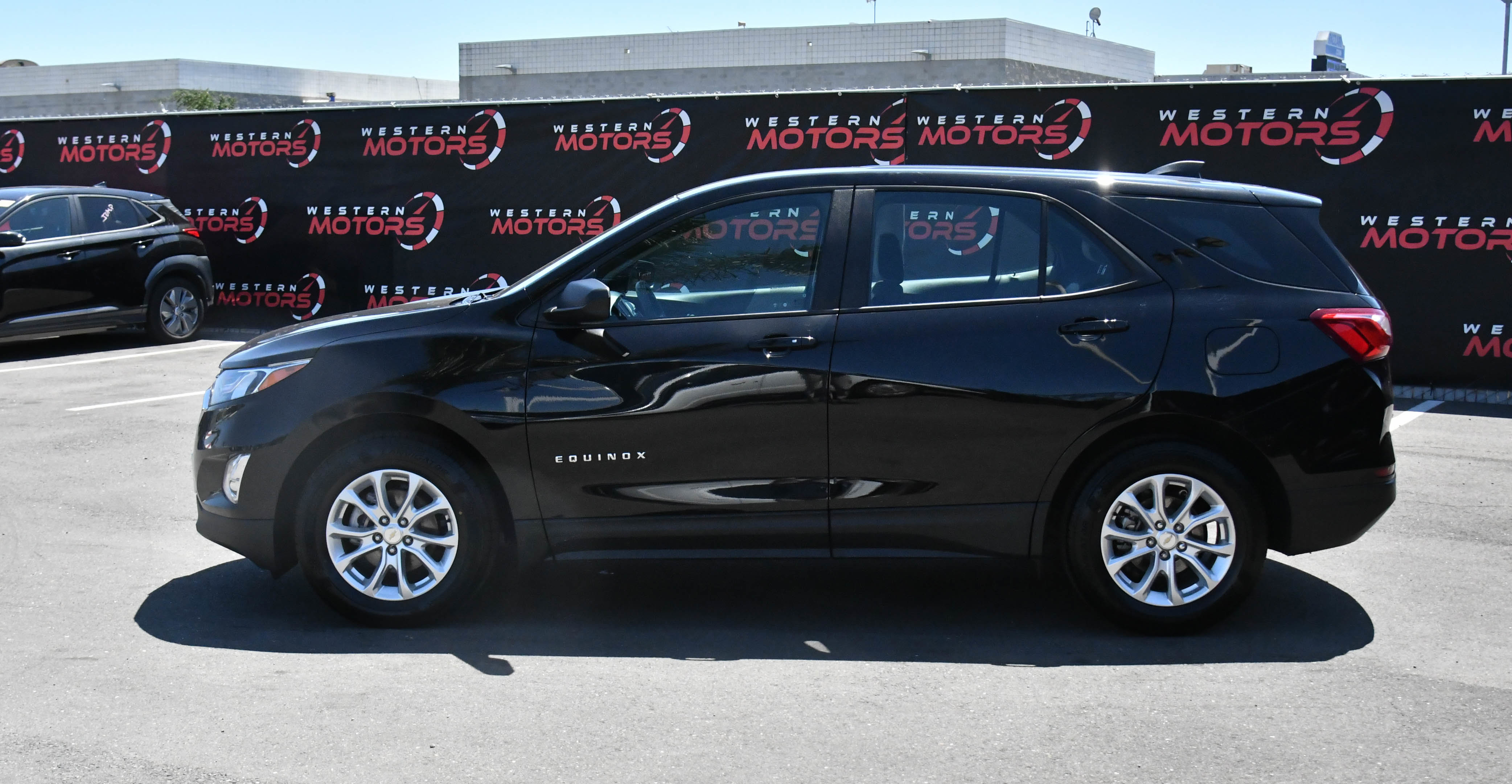 Used 2021 Chevrolet Equinox LS FWD image 4