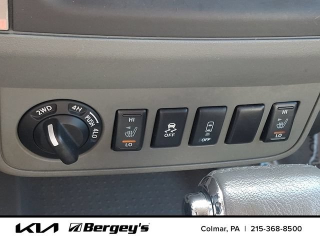 Used 2016 Nissan Frontier SL AWD/4WD image 26