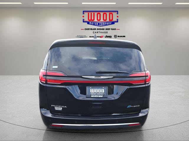 Used 2024 Chrysler Pacifica Select image 4