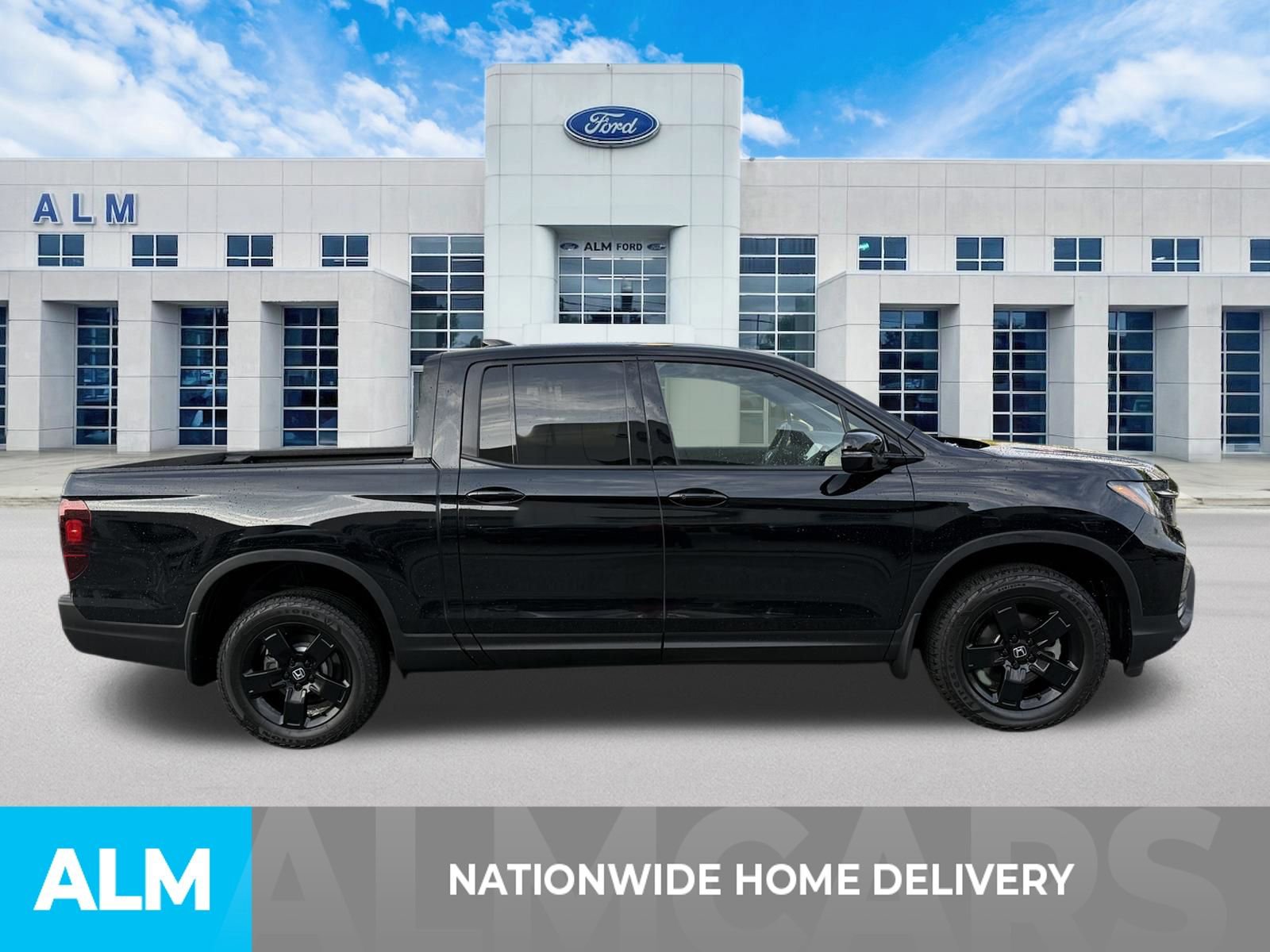 Used 2025 Honda Ridgeline Black Edition image 4