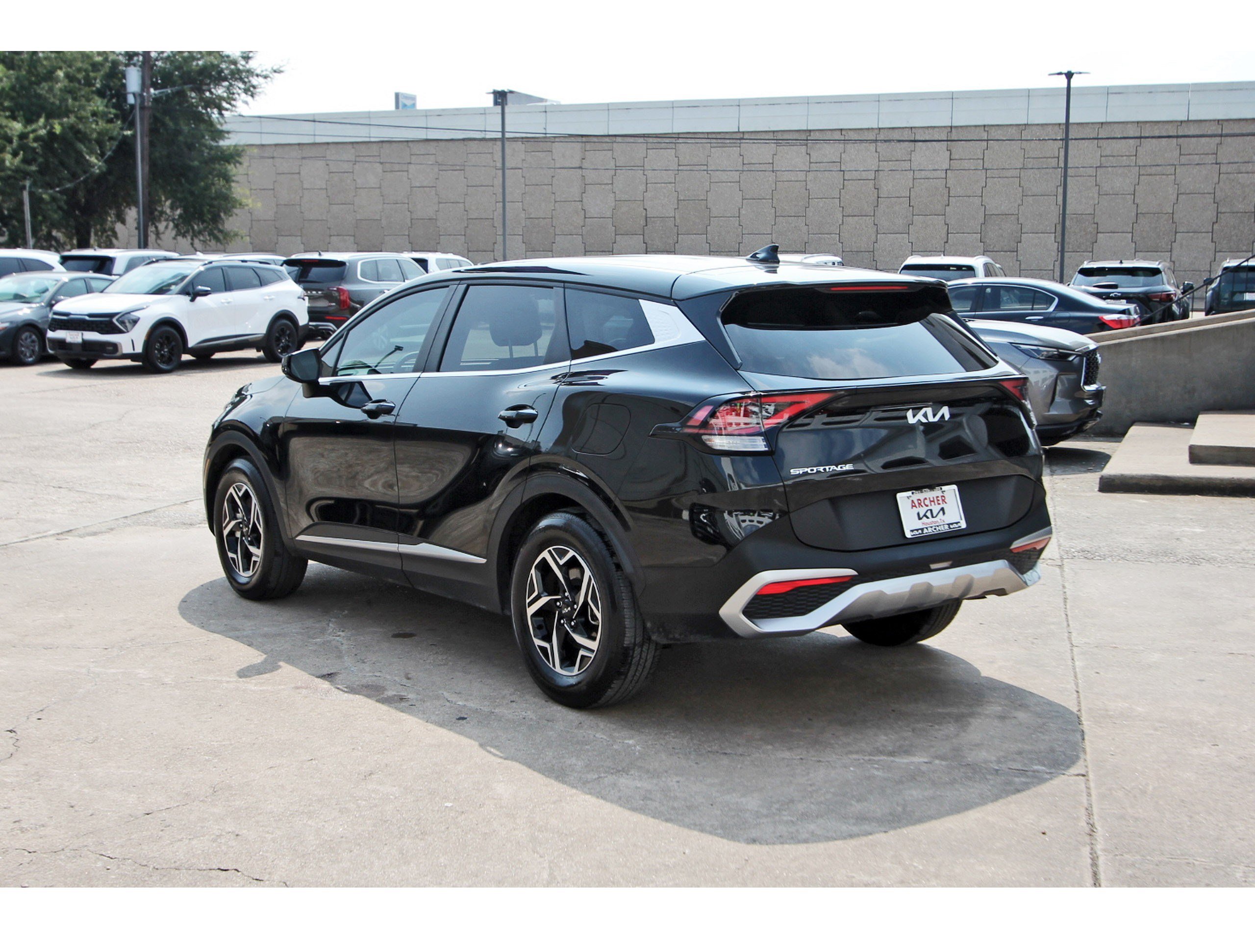 Certified 2025 Kia Sportage LX FWD image 5