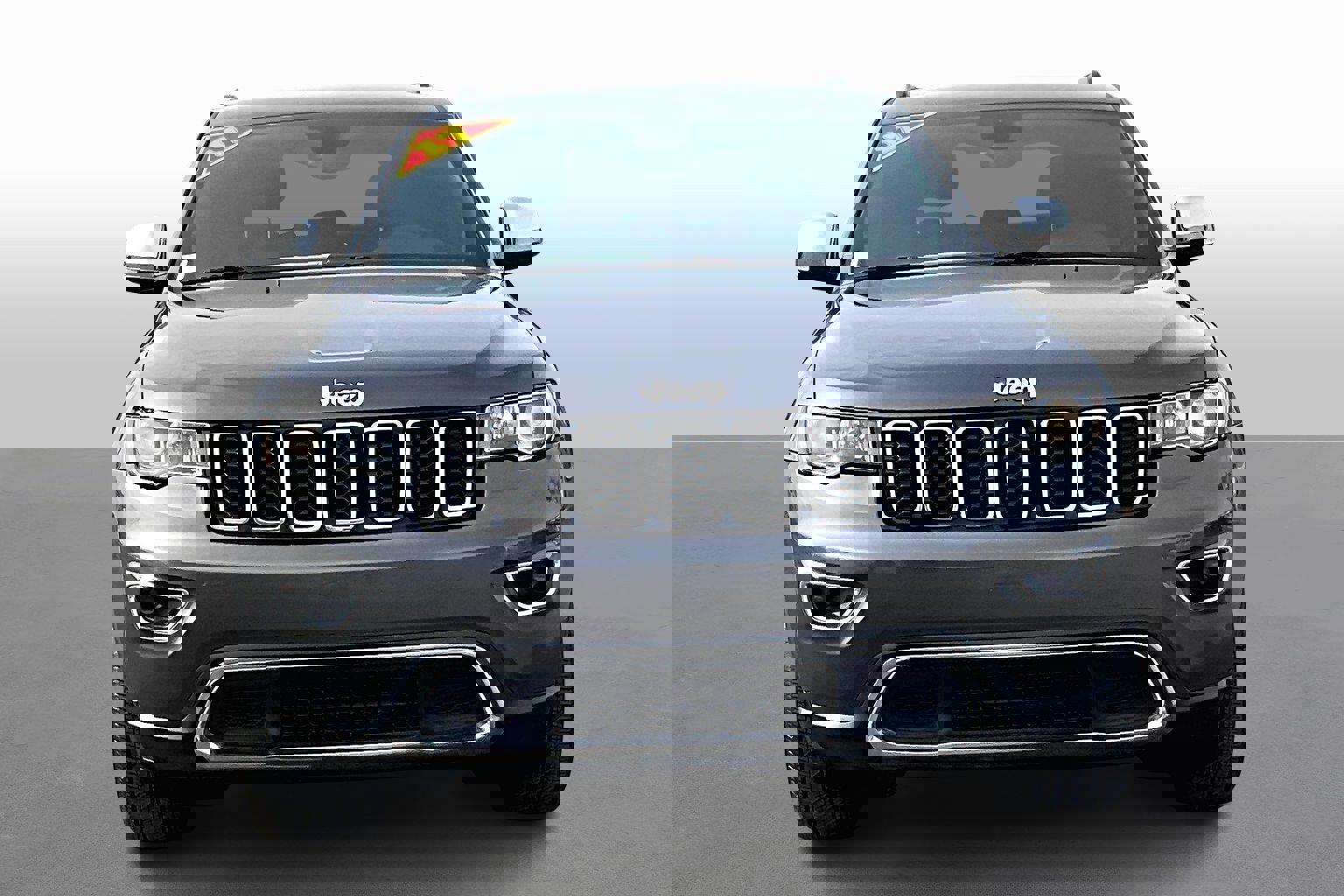 Used 2017 Jeep Grand Cherokee Limited image 3