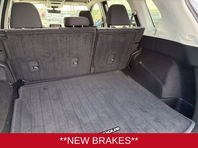 Used 2023 Nissan Rogue SV image 20