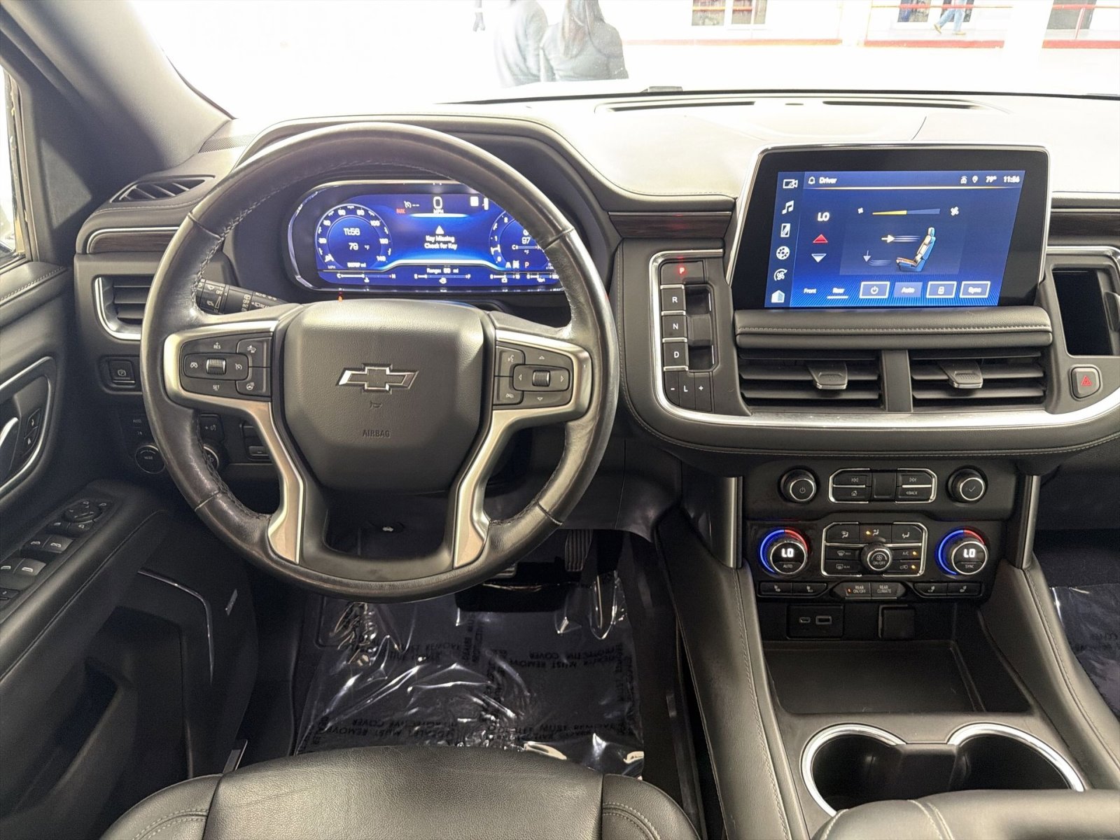 Used 2022 Chevrolet Tahoe Z71 w/ Luxury Package image 16