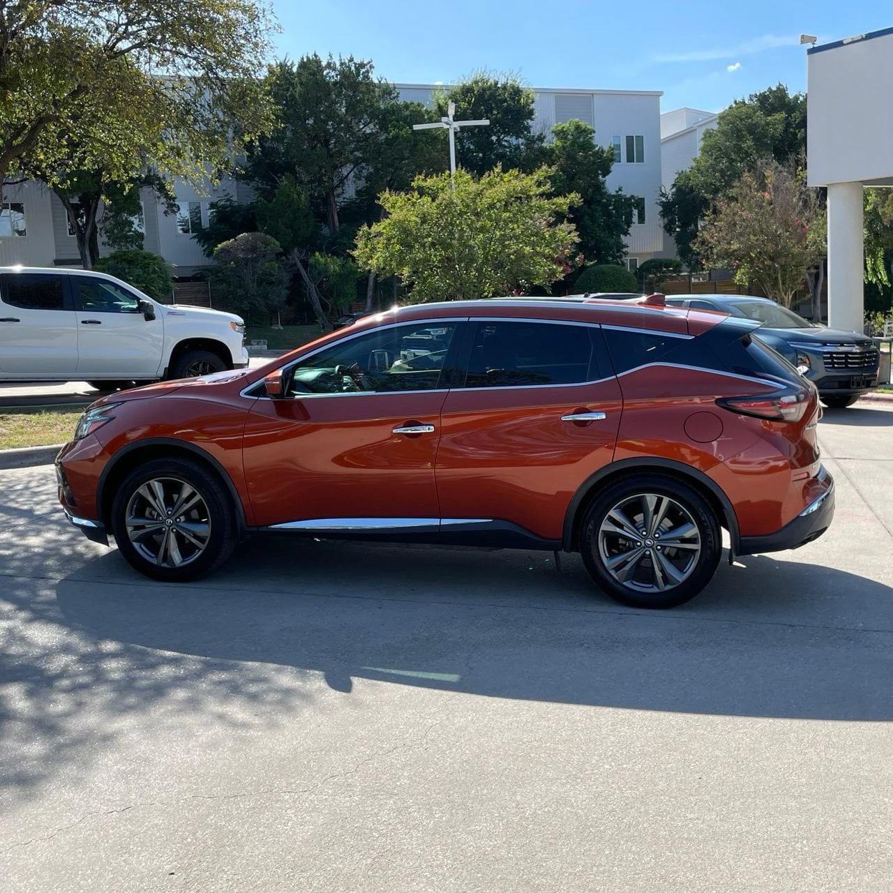 Used 2019 Nissan Murano Platinum w/ Cargo Package FWD image 3
