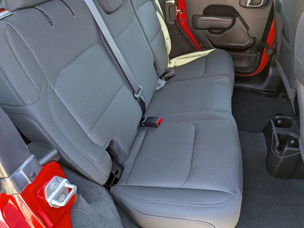 Used 2022 Jeep Wrangler Unlimited Sport image 24