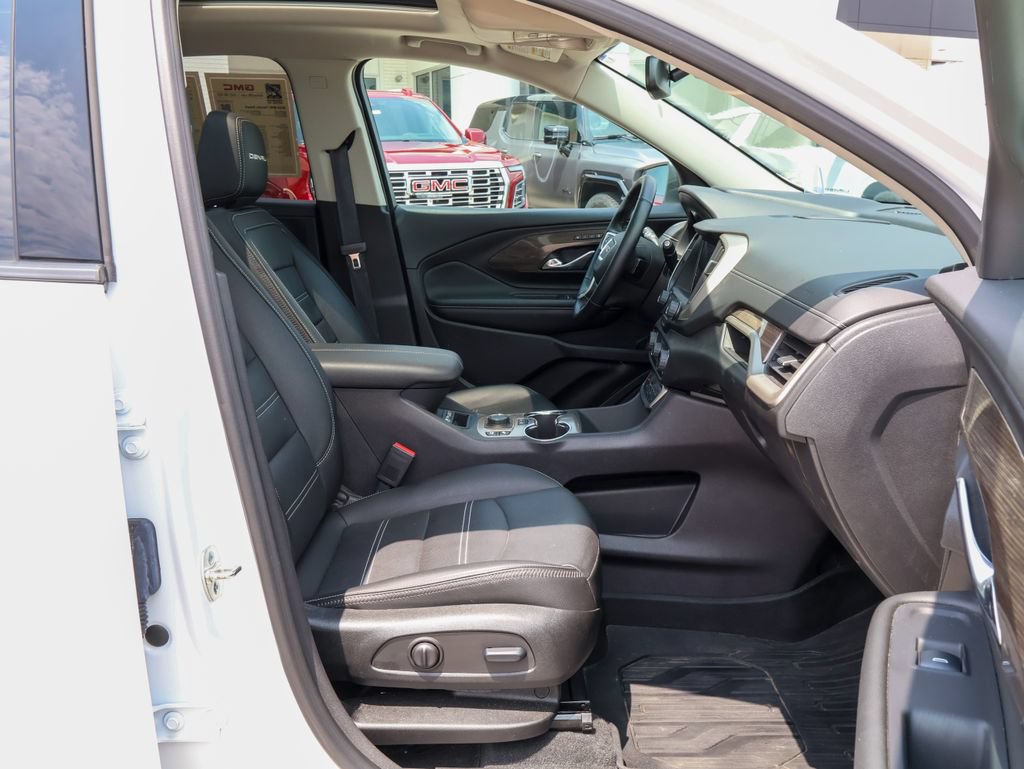 Used 2024 GMC Terrain Denali w/ Denali Premium Package AWD/4WD image 28