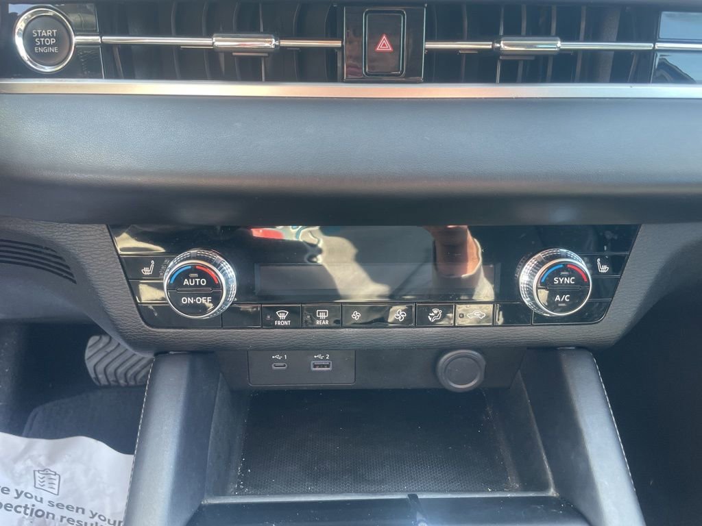 Used 2023 Mitsubishi Outlander SE image 25