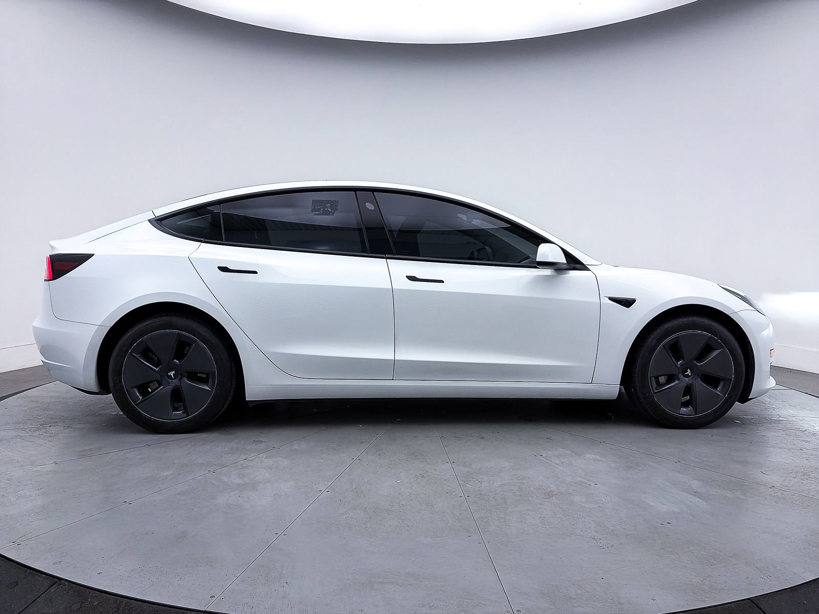 Used 2023 Tesla Model 3 Standard Range image 37