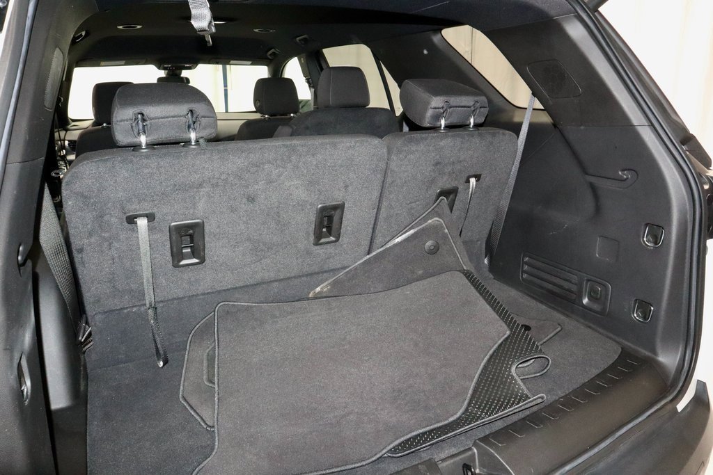 Used 2023 Chevrolet Traverse LT image 14