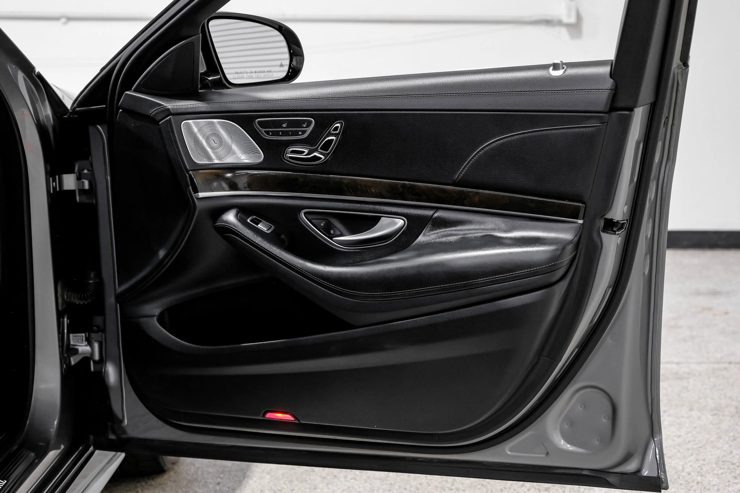 Used 2015 Mercedes-Benz S 550 Sedan w/ Sport Package w/ Sport Package image 52