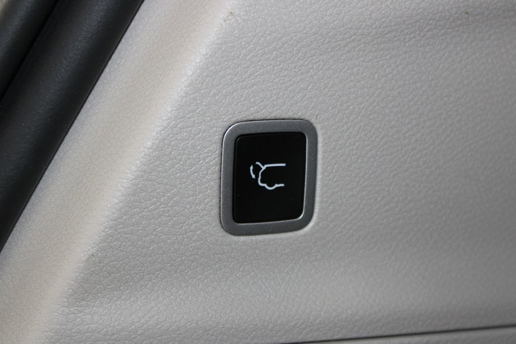 Used 2024 Chrysler Pacifica Touring-L image 29