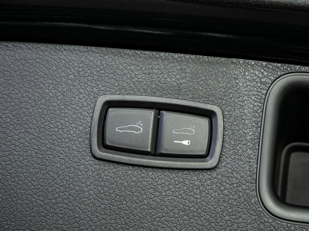 New 2026 Porsche Macan image 32