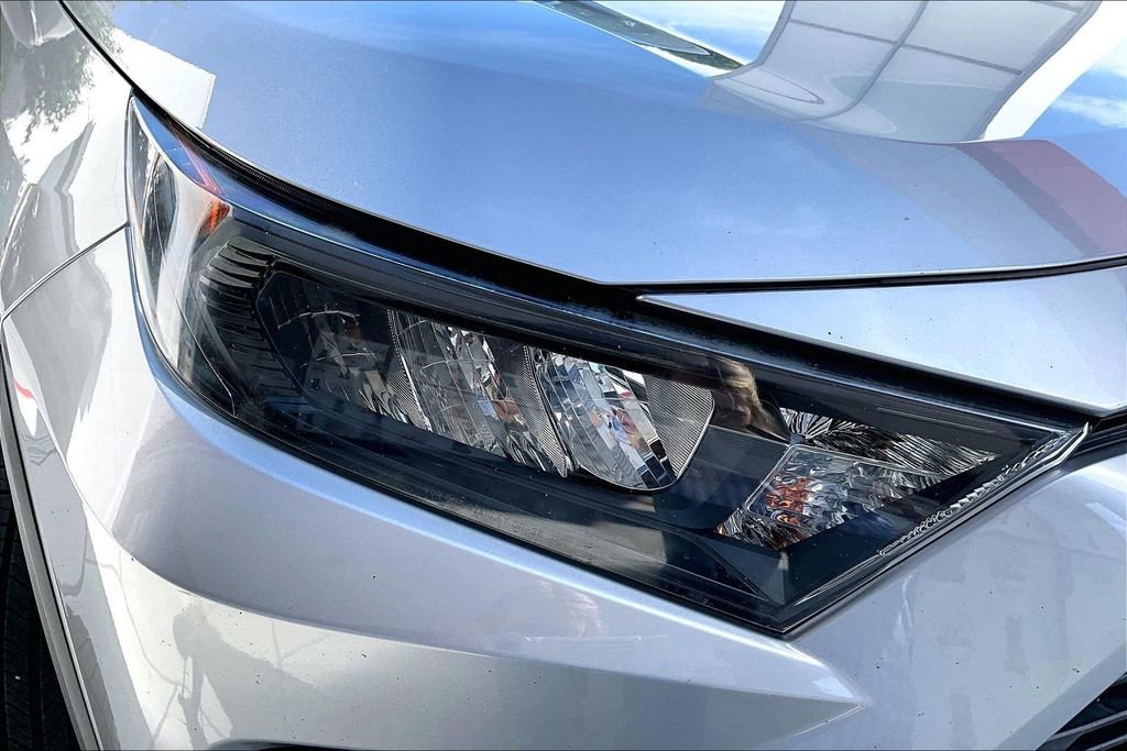 Certified 2019 Toyota RAV4 LE w/ All Weather Liner Package AWD/4WD image 34