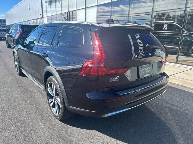 Used 2023 Volvo V60 B5 Cross Country Plus w/ Climate Package AWD/4WD image 3