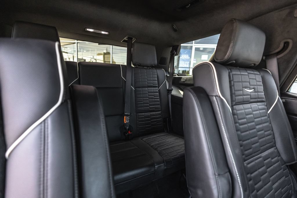 Used 2025 Cadillac Escalade Sport Platinum w/ LPO, Floor Liner Package AWD/4WD image 33
