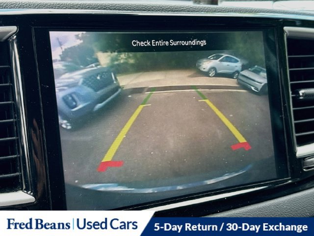 Used 2023 Chrysler Pacifica Touring-L FWD image 19