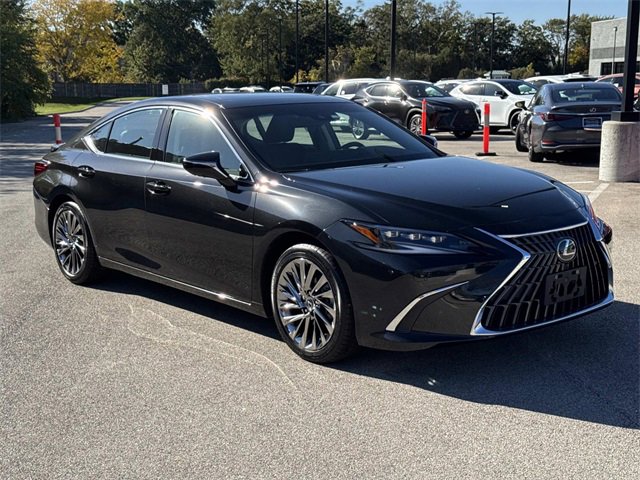 Certified 2025 Lexus ES 300h Ultra Luxury image 3