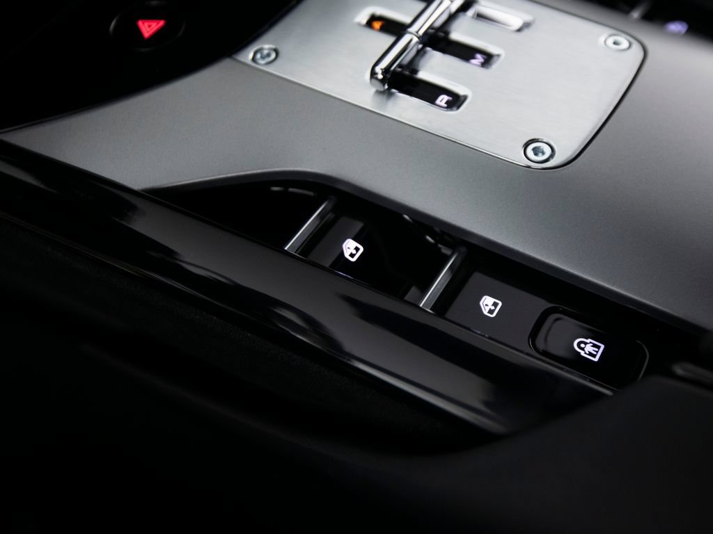 Used 2025 Ferrari Purosangue AWD/4WD image 23