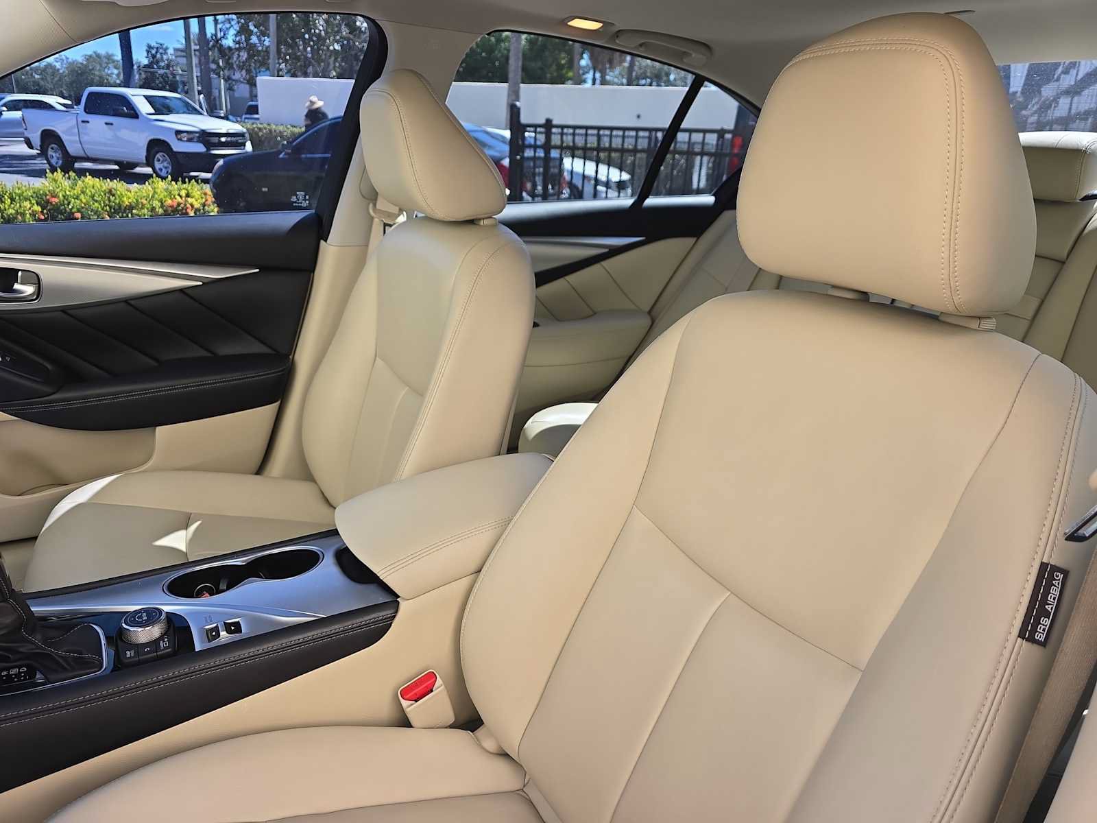 Used 2020 INFINITI Q50 Luxe w/ Essential Package (3.0T Luxe) AWD/4WD image 17