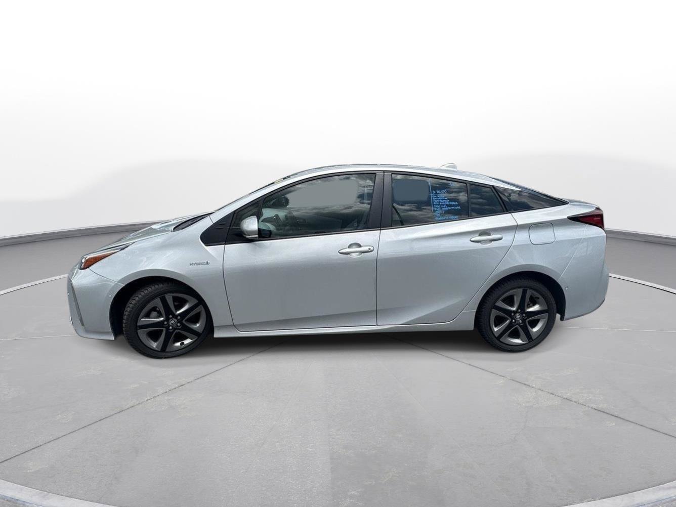 Certified 2022 Toyota Prius Limited FWD image 9