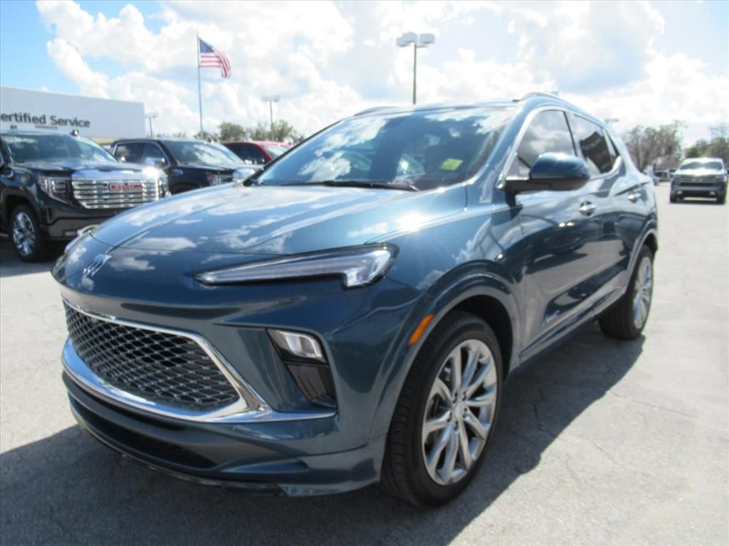 Used 2025 Buick Encore GX Avenir w/ Avenir Technology Package image 3