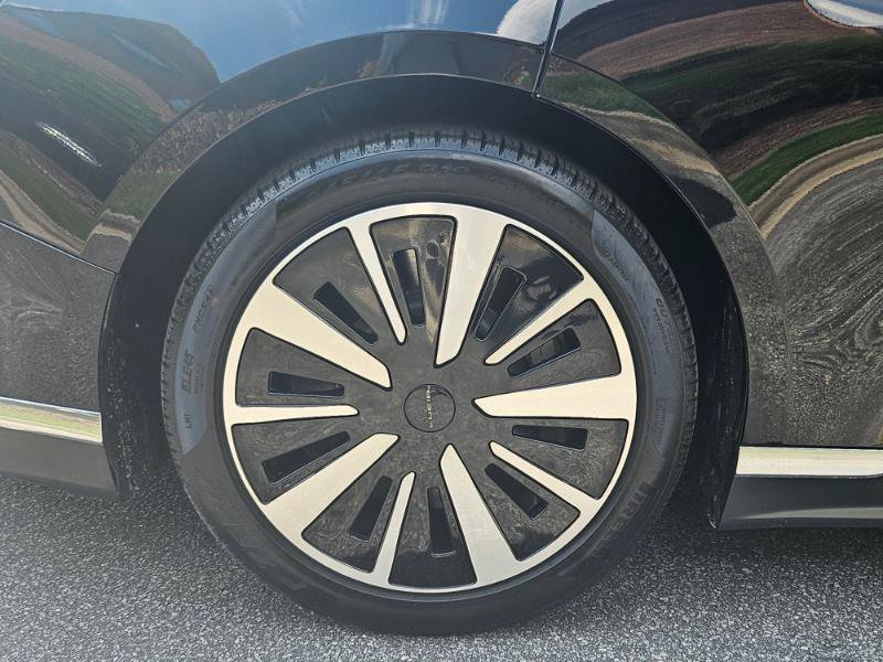 Used 2024 Lucid Air Pure RWD image 9