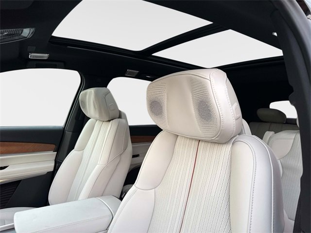 New 2026 Cadillac Vistiq Sport image 21