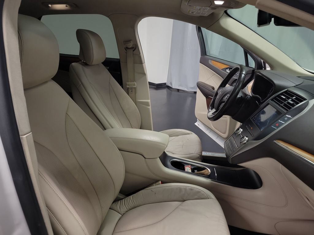 Used 2017 Lincoln MKC Select w/ Select Plus Package AWD/4WD image 28