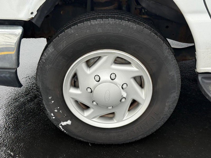 Used 2014 Ford E-350 and Econoline 350 XLT image 9