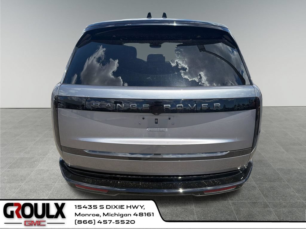 Used 2024 Land Rover Range Rover SE AWD/4WD image 4