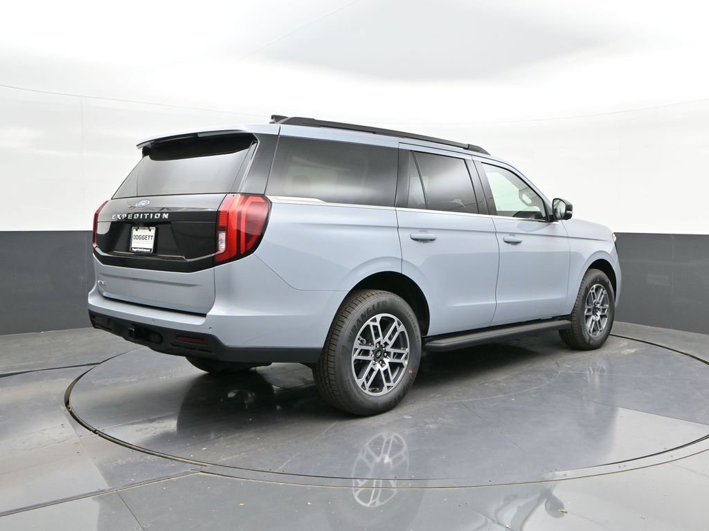New 2026 Ford Expedition Active RWD image 4
