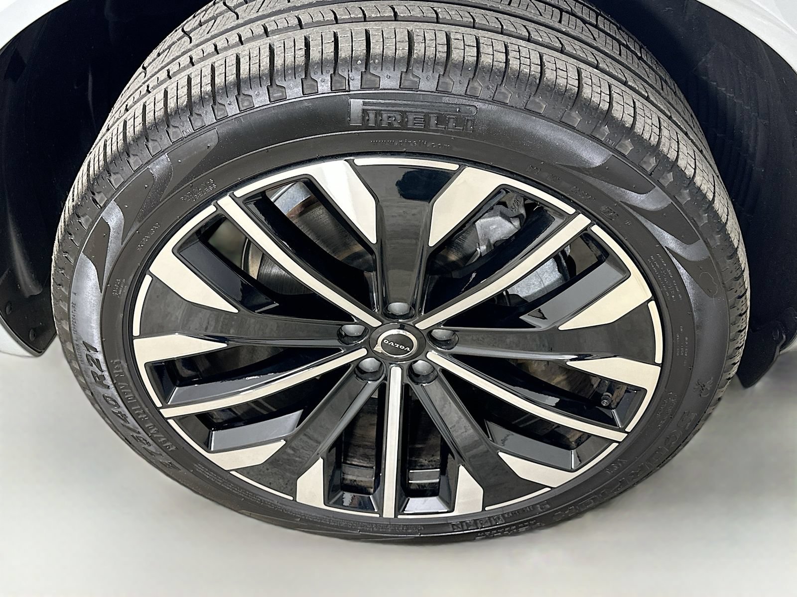 Used 2026 Volvo XC90 B6 Plus w/ Protection Package Premier AWD/4WD image 10