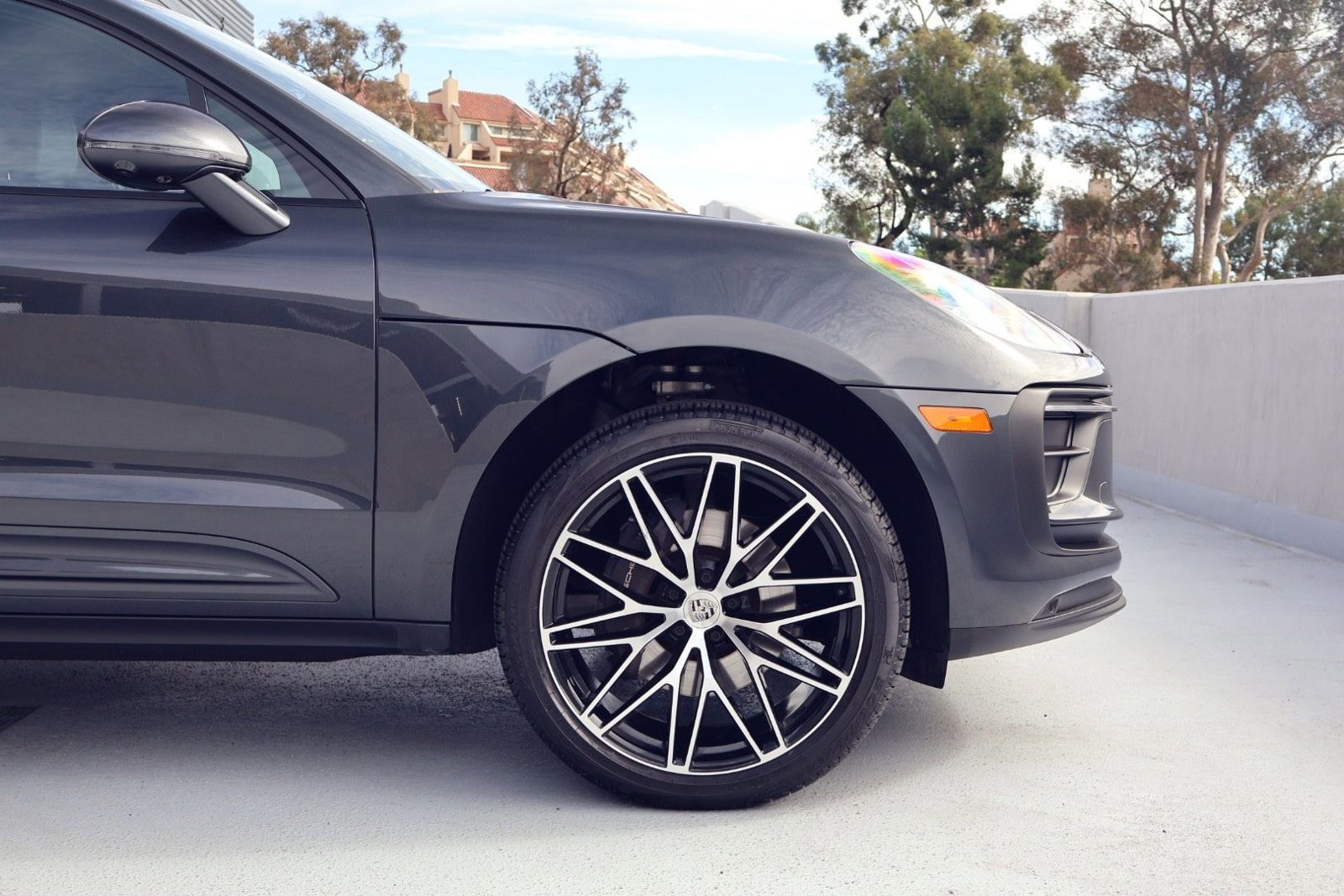 Certified 2025 Porsche Macan image 11