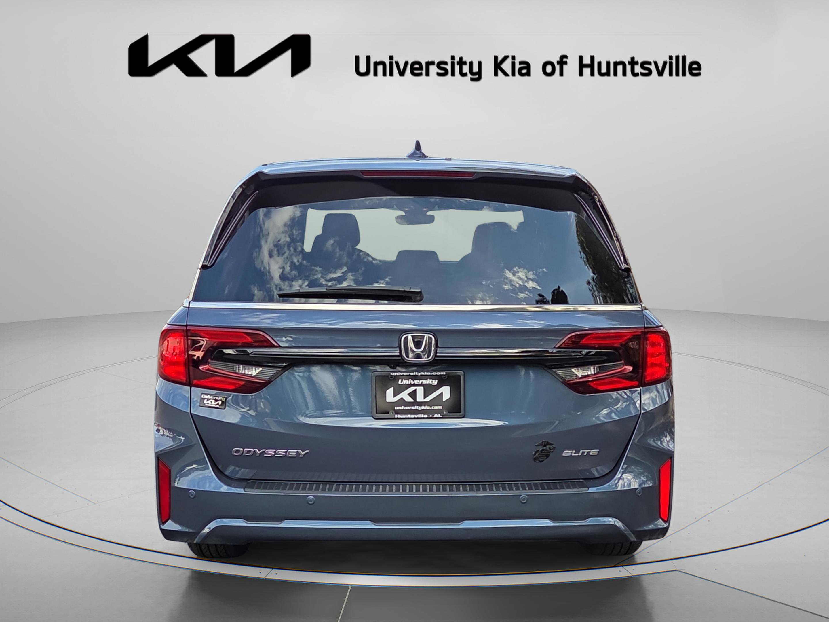 Used 2025 Honda Odyssey Elite image 4