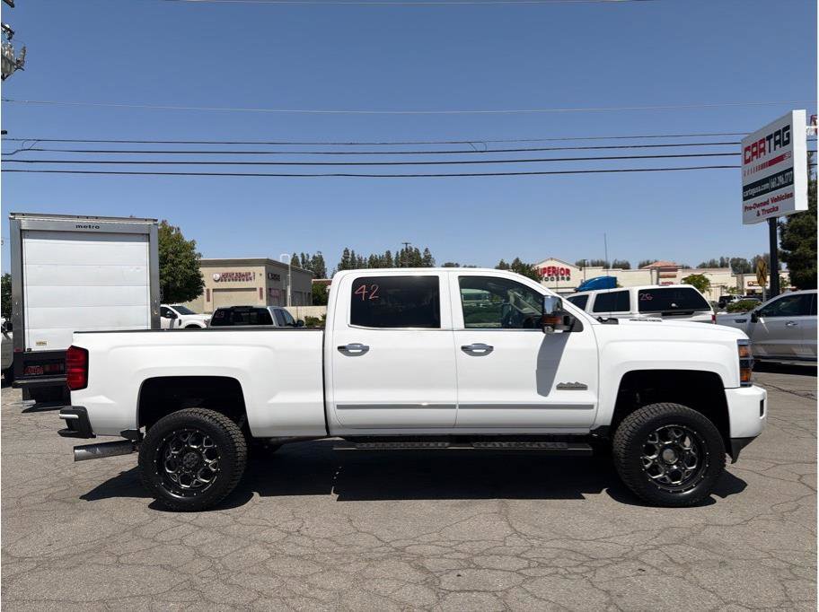 Used 2015 Chevrolet Silverado 2500 High Country w/ Duramax Plus Package image 4