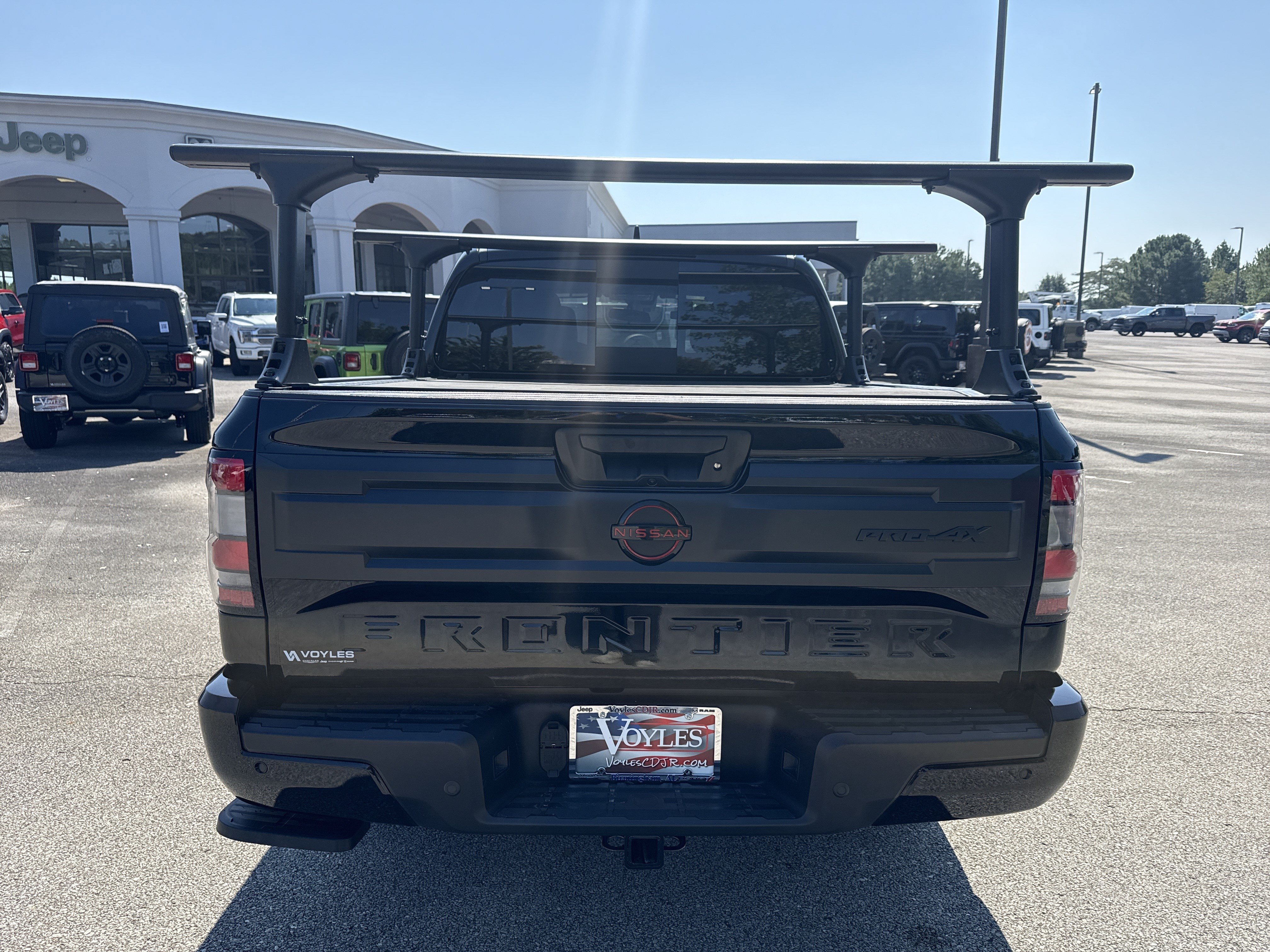 Used 2025 Nissan Frontier PRO-4X AWD/4WD image 6