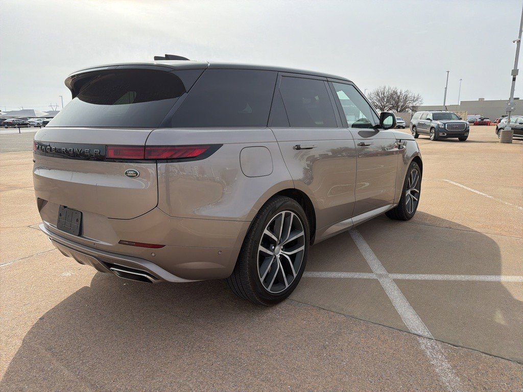 Used 2023 Land Rover Range Rover Sport SE Dynamic image 5