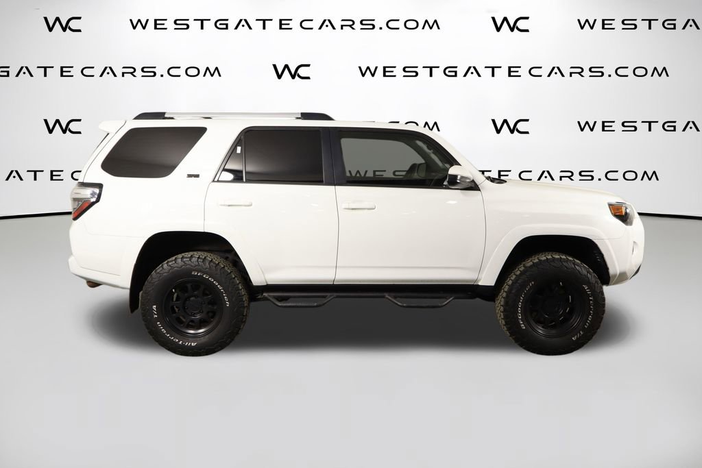 Used 2020 Toyota 4Runner SR5 AWD/4WD image 46
