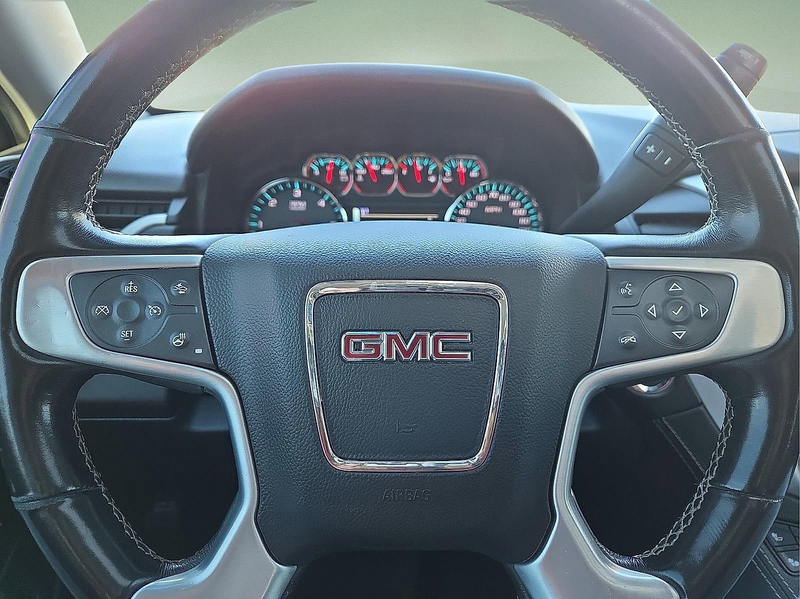 Used 2020 GMC Yukon XL SLT image 24