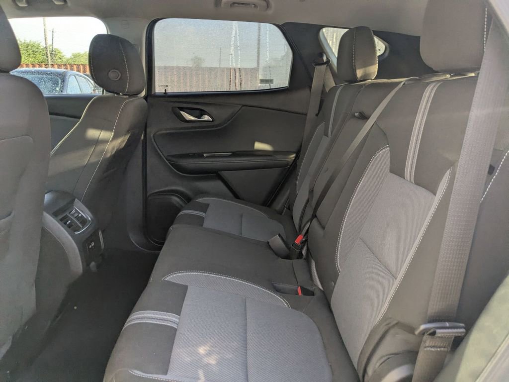 Used 2025 Chevrolet Blazer LT image 24