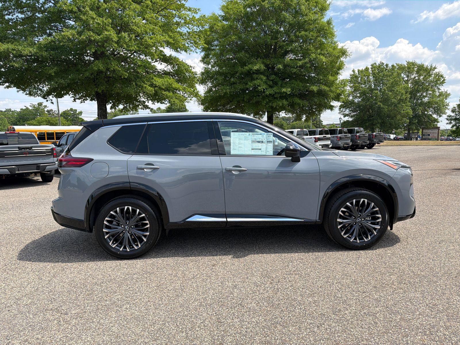 New 2026 Nissan Rogue Platinum w/ Platinum Premium Package AWD/4WD image 4