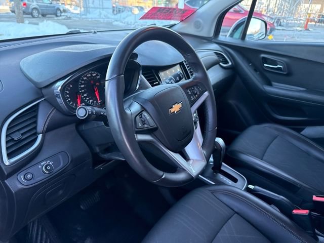 Used 2019 Chevrolet Trax LT w/ LT Convenience Package image 27