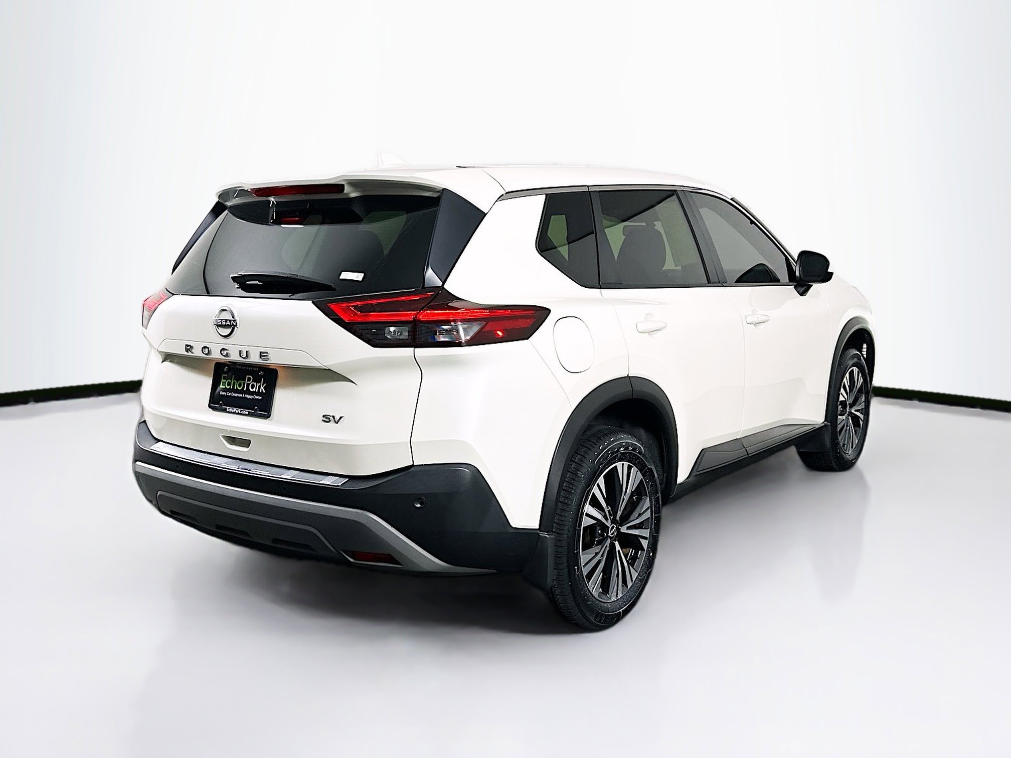 Used 2023 Nissan Rogue SV image 9