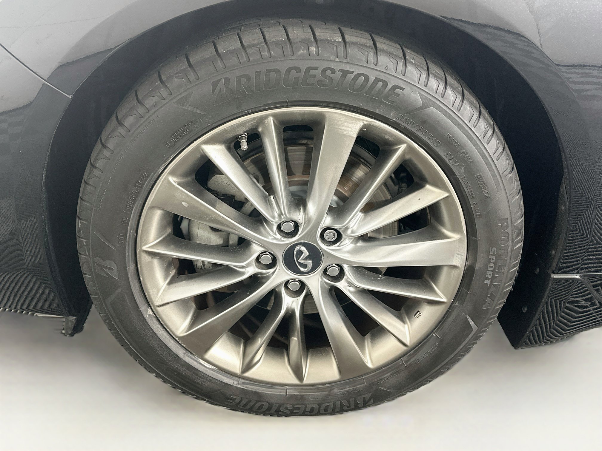 Used 2018 INFINITI Q50 Luxe RWD image 11